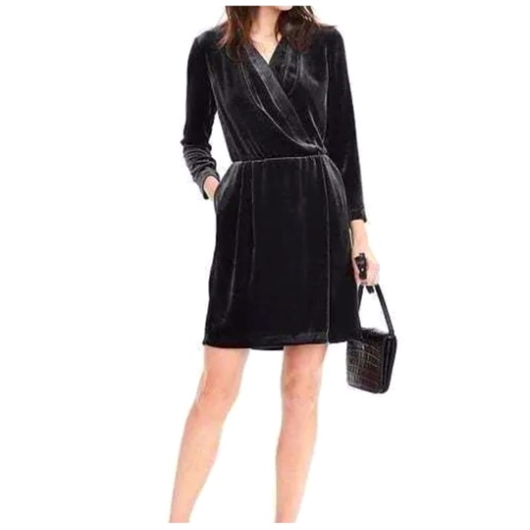 rusticinlubbock's tweet photo. So good I had to share! Check out all the items I'm loving on @Poshmarkapp #poshmark #fashion #style #shopmycloset #bananarepublic #corning #lvrfashion: https://t.co/xM5uuJPtAd https://t.co/TbgFRFnOlO