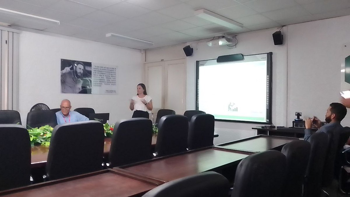 Comienza la defensa de PhD de <a href="/nycepero91/">Nayma Cepero Pérez</a> 
Los hijos se convierten en flores hermosas y peculiares...
Estoy muy feliz de haber apoyado este camino...
<a href="/CujaeInf/">Inf_CUJAE</a> <a href="/CujaeRedSocial/">Universidad Tecnológica de La Habana</a> <a href="/PupilaAsombrada/">La Pupila Asombrada</a>