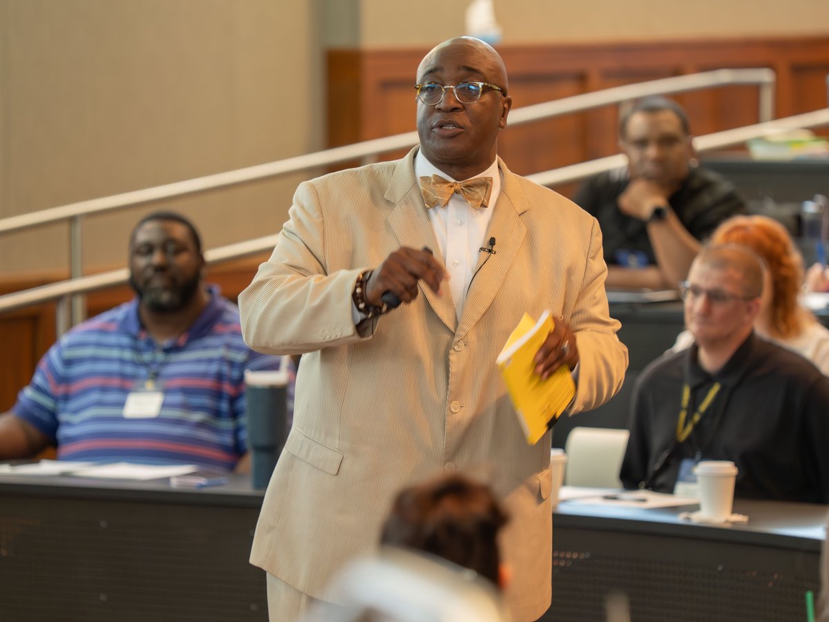 TheKLC's tweet image. Thrilled to reach a milestone! 🌟 Hosting 135 eager participants for the first step on our leadership pathway, Your Leadership Edge. Inspiring dedication towards impactful change and shaping a brighter future. #LeadershipJourney #MakingProgress #YourLeadershipEdge