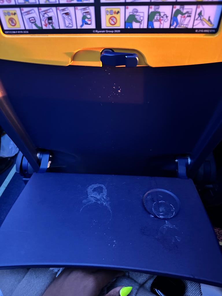 CheveuxByCindy's tweet photo. @Ryanair the worst flight in the universe! Air hostess absolutely rude! Airplane dirty. Asked one to clean my tray and was told "I'm not a cleaner.  After flights are always delayed you get a dirty Plane! Disgusting https://t.co/dlQy3QvYWZ