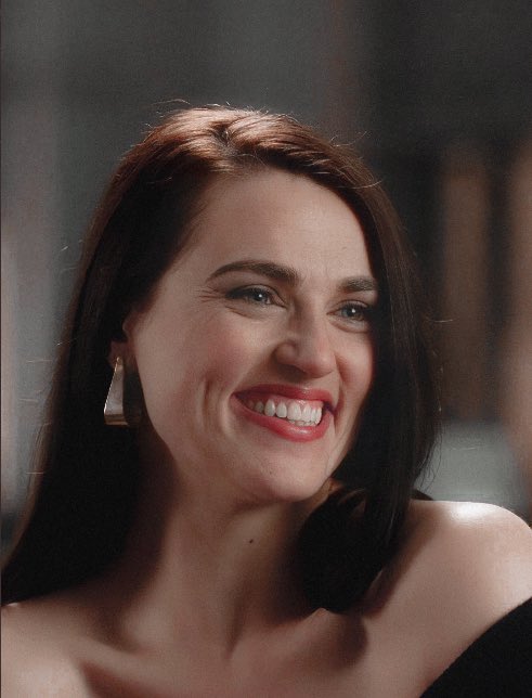 LLXTHOR's tweet image. People who hate Lena Luthor are walking red flags, like what are you hating on? Her little dimples??