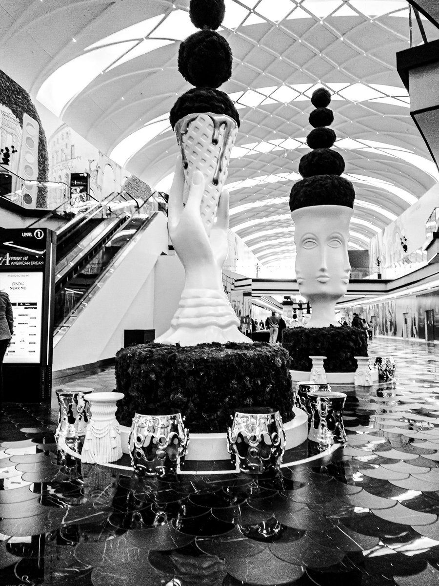 yenystudio's tweet image. Bon Vendredi! Pratiquer le français avec moi ? Je suis toujours au niveau débutant. #learningfrench #graphicdesigner #photographer