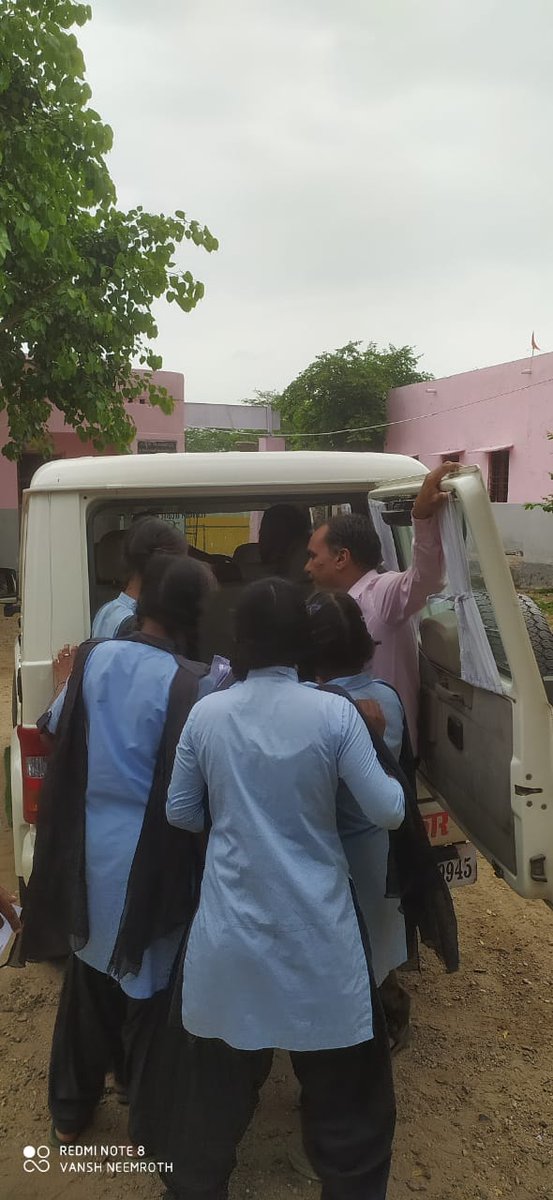 Dmajmer's tweet photo. विधानसभा क्षेत्र किशनगढ़ में मतदाताओ को EVM/VVPAT की जानकारी दी गई|
#ECISVEEP #GoRegister #CEORAJASTHAN #ElectorVerificationProgram #100PercentSahi #EveryVoteCounts #ECI #Mission75 #YouthChalaBooth #NoVoterToBeLeftBehind #GoVote #Vote4Sure #MyVoteMyPower https://t.co/Rx69jBo2IF