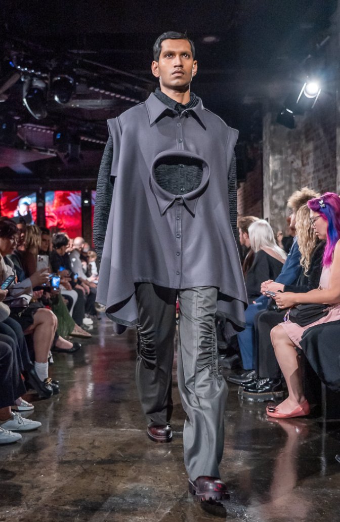 IssaPRofficial's tweet image. @FabUK featured #IssaPRClient @marangonischool London&apos;s Graduate Fashion Show this week in a feature with 32 images from the #DISRUPTDISTORT runway. The #designeroftheyear is Hyun Jik Yoo. Read here bit.ly/3JZBETM #IssaPR

📸 : @marangonischool London &amp;amp; FabUK