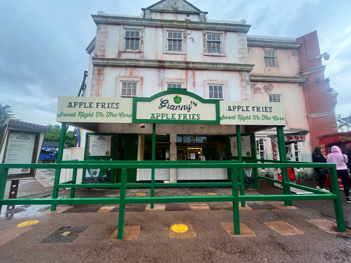 zachariahassler's tweet photo. Granny’s Apple Fries is now open At Thorpe Park and I Can confirm there delicious £5:50 before Disount for Apple fries with cream. Will you be trying out these new sweat treats on the island like no other Thorpe Park ? 🍟🍏#thorpepark #applefries #yum #delish https://t.co/345aLNXzLY