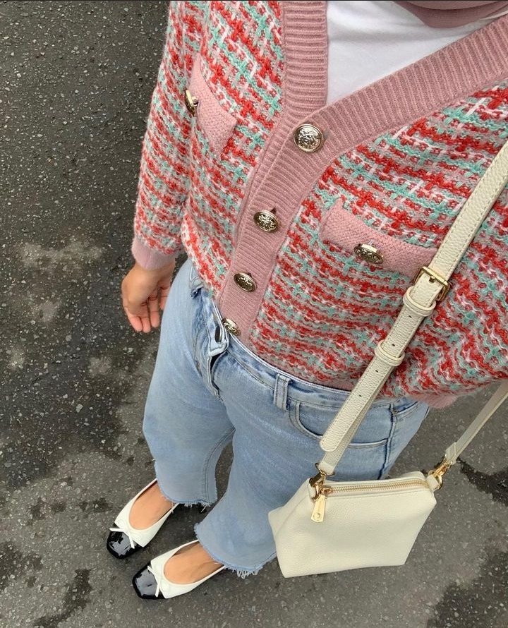 nylla_laa's tweet photo. – cardigan rajut super gemes, bahannya halus, adem enak banget pokoknya😍😍 https://t.co/zf5mI29p9c
– jeans model high waist unfinis  https://t.co/vTM4yRgNdJ
– flatshoes https://t.co/LmEa7Z9vv8
– Sling bag, aku pakai yg kecil yaa hihi ><https://t.co/0m4qs8V17Y https://t.co/uwyaL3e3tJ