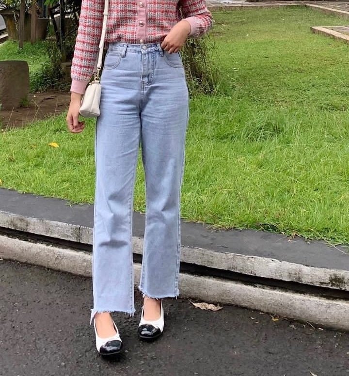 nylla_laa's tweet photo. – cardigan rajut super gemes, bahannya halus, adem enak banget pokoknya😍😍 https://t.co/zf5mI29p9c
– jeans model high waist unfinis  https://t.co/vTM4yRgNdJ
– flatshoes https://t.co/LmEa7Z9vv8
– Sling bag, aku pakai yg kecil yaa hihi ><https://t.co/0m4qs8V17Y https://t.co/uwyaL3e3tJ