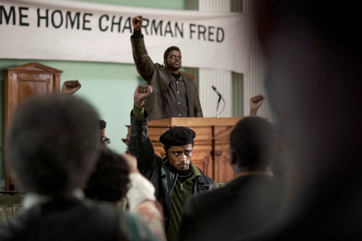 The FBI offers William O'Neal a plea deal in exchange for infiltrating the Illinois chapter of the Black Panther Party to obtain intellect on Chairman Fred Hampton.

#MovieStill #ShakaKing #WillBerson #KennethLucas #LaKeithStanfield #DanielKaluuya #JessePlemons #FDIFF #fdiff2023