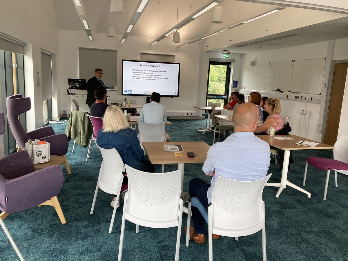 SusanaMorris_'s tweet image. #Pasion, this simple but powerful word has been mentioned several times by our International Inward Mission’s visitors this week. They were surprised of how much attention to detail goes in producing #BritishMeat. This is a great point of difference and a powerful one!! #AHDB