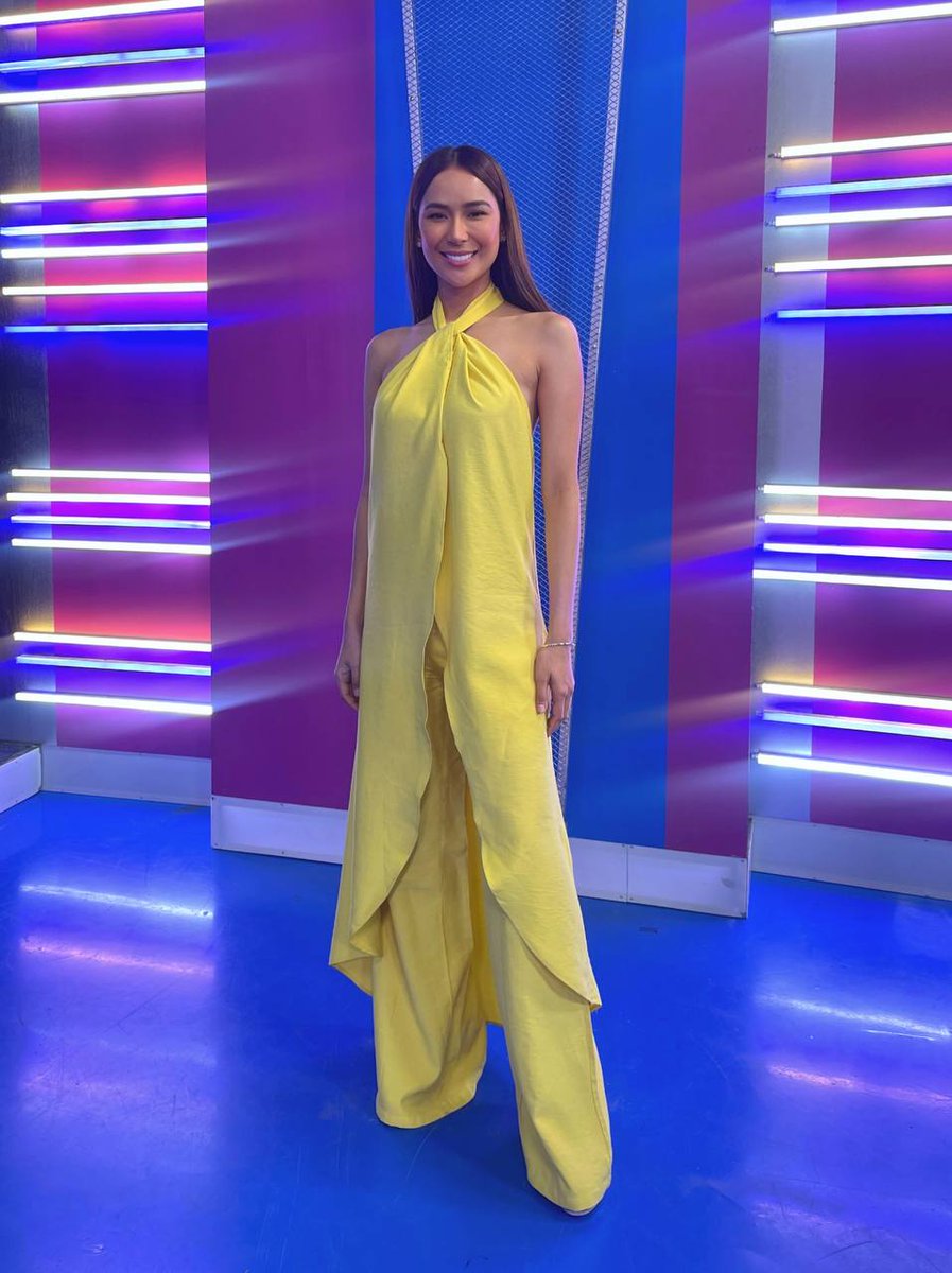 starhuntabscbn's tweet photo. LOOK: Samantha Bernardo (@SamBer_Official) hosts tonight's episode of Pie Channel's Ur Da Boss. ✨️ https://t.co/kagOaaY3jn