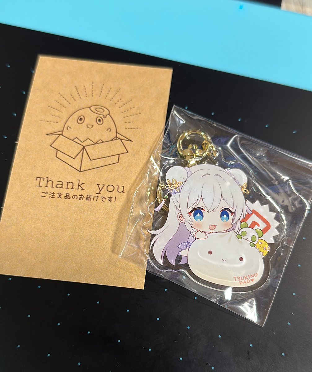 「芹野いつきさん( )の包ちゃんアクキーが届いてました!可愛い!あと何気にたまごマ」|秋果のイラスト