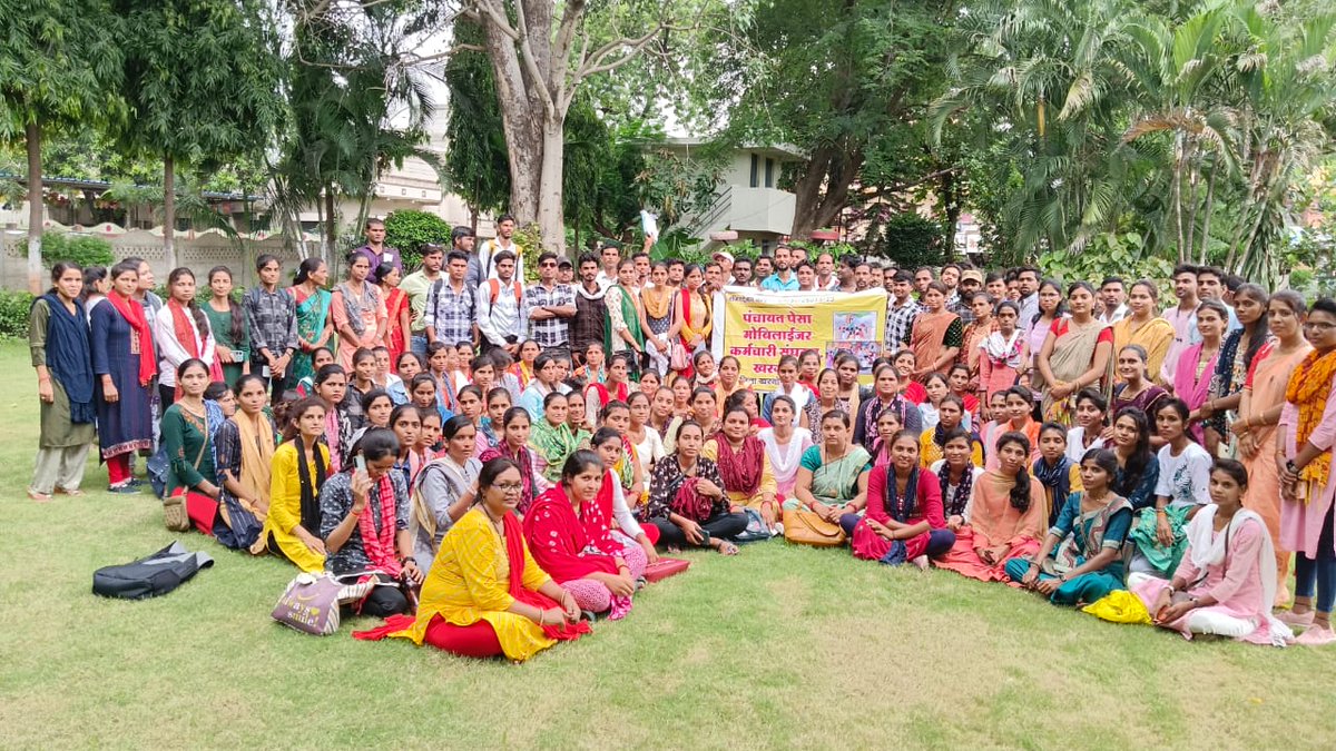 ram88562's tweet photo. आज पेसा मोबिलाइजर्स यूनियन जिला खरगोन द्वारा  भाजपा जिलाध्यक्ष श्री राजेंद्र राठौड़ जी से मुलाका�� की गई एवं मांग पत्र सौंपा गया।
हमे उम्मीद हैं कि मप्र के लोकप्रिय सीएम श्री शिवराज सिंह चौहान जी द्वारा हमारी मांगे पूरी की जायेंगी।
  धन्यवाद मामाजी 
पैसा एक्ट मोबिलाइजर जिला खरगोन https://t.co/SgCP7KddOl