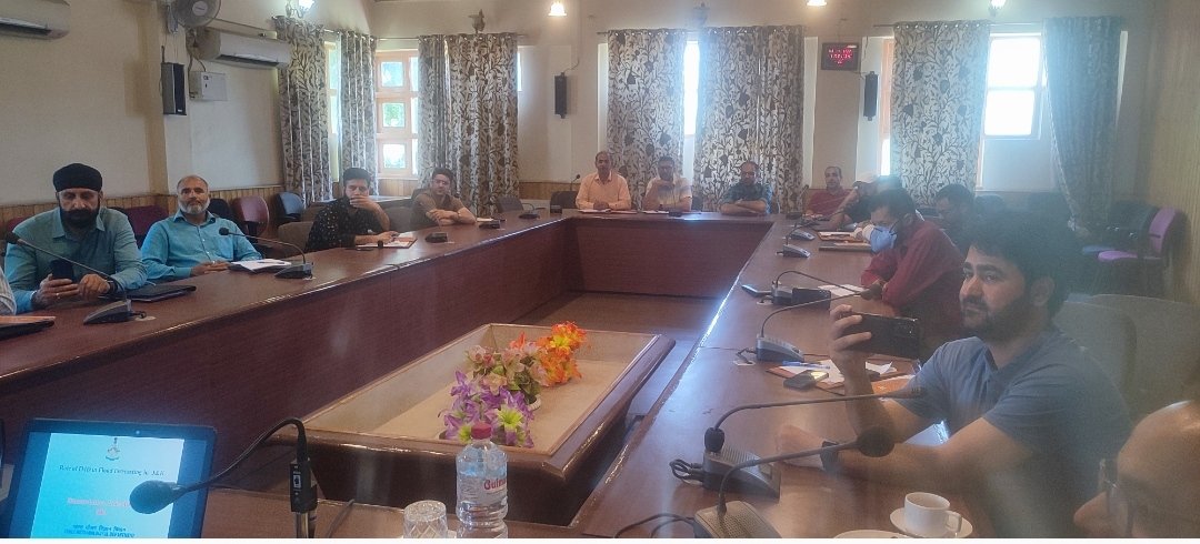 lotusladakh's tweet photo. Delivered an invited talk cum interaction to the officials of #DDMAs drawn from various districts of #Kashmir on " Role of @Indiametdept " In flood Management" at J&K Institute of Mgmt, Public Administration & Rural Dev. at #Srinagar.
#JKIMPARD https://t.co/iQhAqrfol8