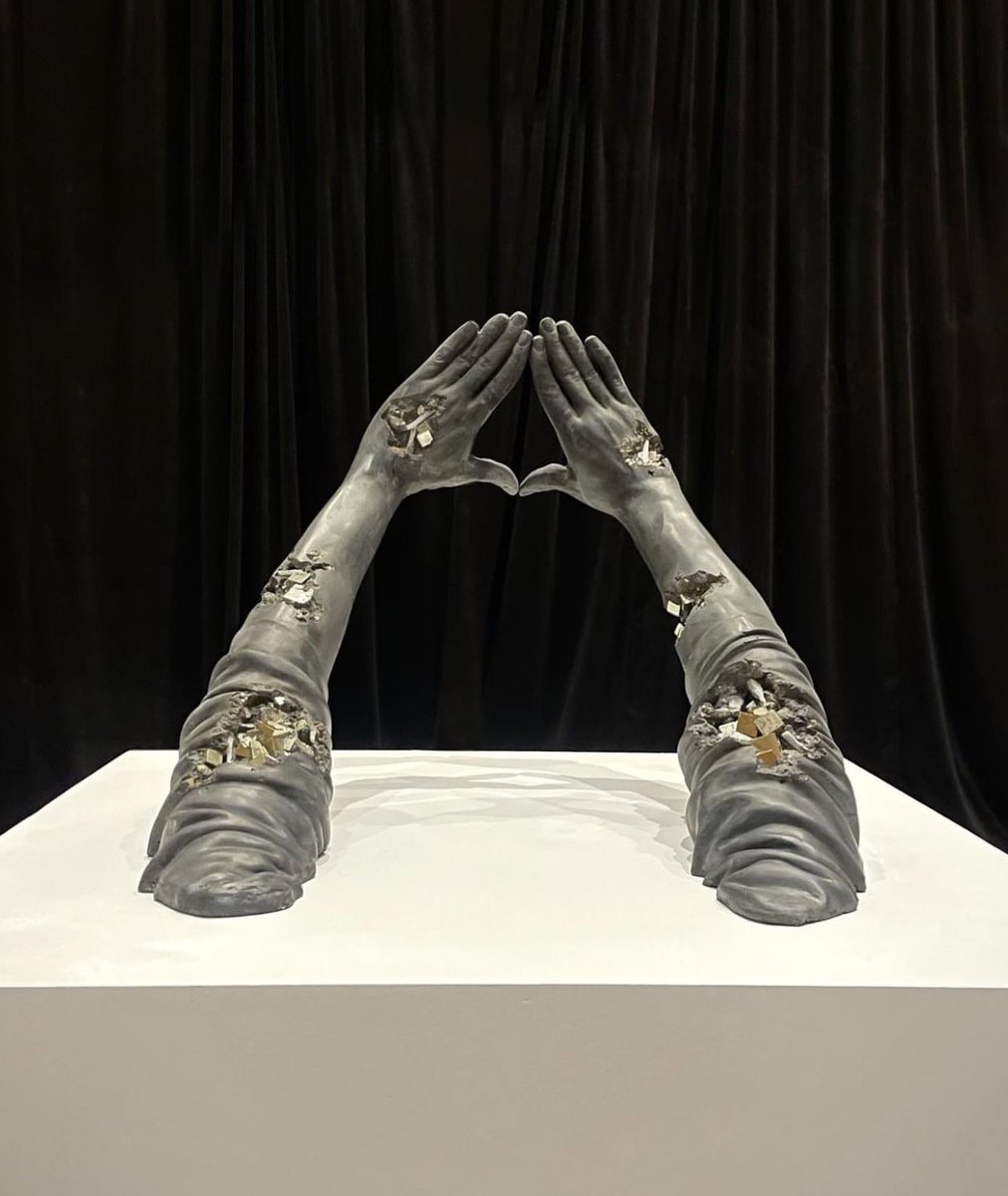 RT @StreetFashion01: “Jay-Z’s Hands” Sculpture by Daniel Arsham (2023) https://t.co/mhwPCRLiPF