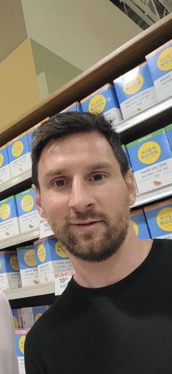 Messi in front of a wall of high noons is unintentionally the funniest image on the internet