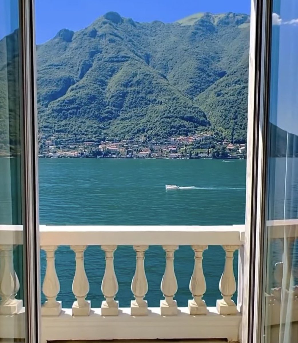 viewsoff's tweet photo. Sea view, Italy. https://t.co/lKmvo3Cvri