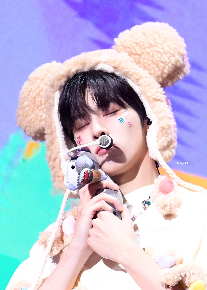 𝐦❄︎𝐫𝐮 tweet media