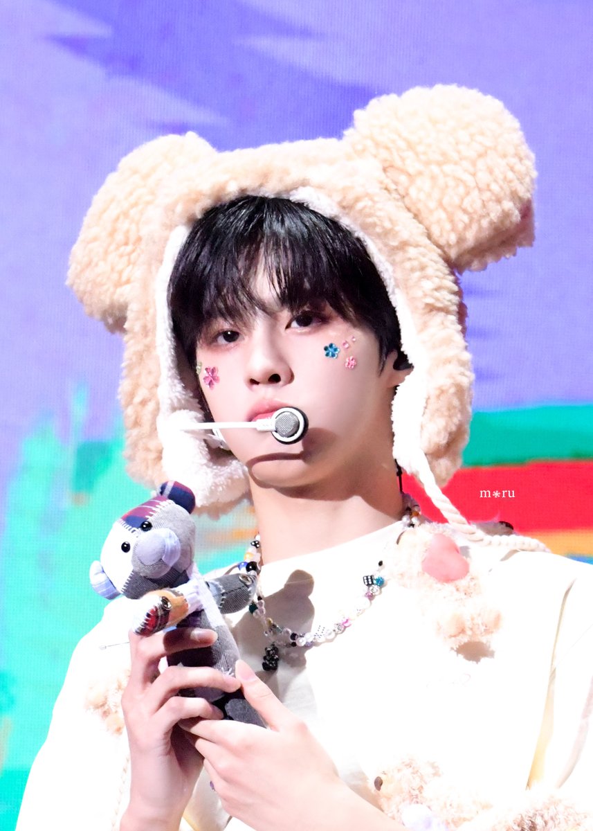 𝐦❄︎𝐫𝐮 tweet media