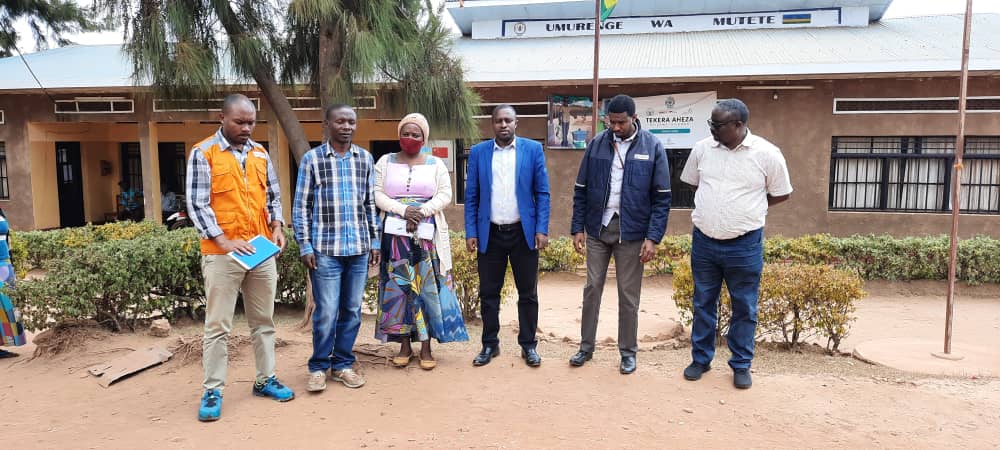 14/07/2023;
Ubuyobozi bw'Umurenge twakiriye abakozi  ba World Vision bayobowe na Sponsarship Manaager wa WV,Bwana 
Francis Kayonde,twaganiriye kuri gahunda y'uko uyu  mufatanyabikorwa agiye kwagurira ibikorwa mu Murenge wa Mutete,muri gahunda ry'imibereho myiza <a href="/GicumbiDistrict/">Gicumbi District</a>