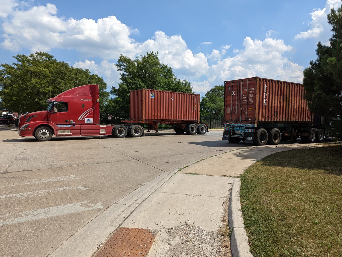 In our latest Substack: the aftermath of the Canadian port strike on <a href="/CPKCrail/">CPKC</a> and <a href="/CNRailway/">Canadian National</a>, a chassis shortage in Chicago,  <a href="/GaPorts/">Georgia Ports</a> ends Sunday gate hours, and how shippers should prepare for <a href="/Yellow_Trucking/">Yellow</a> now, today. ariashe.substack.com/p/freight-repo…