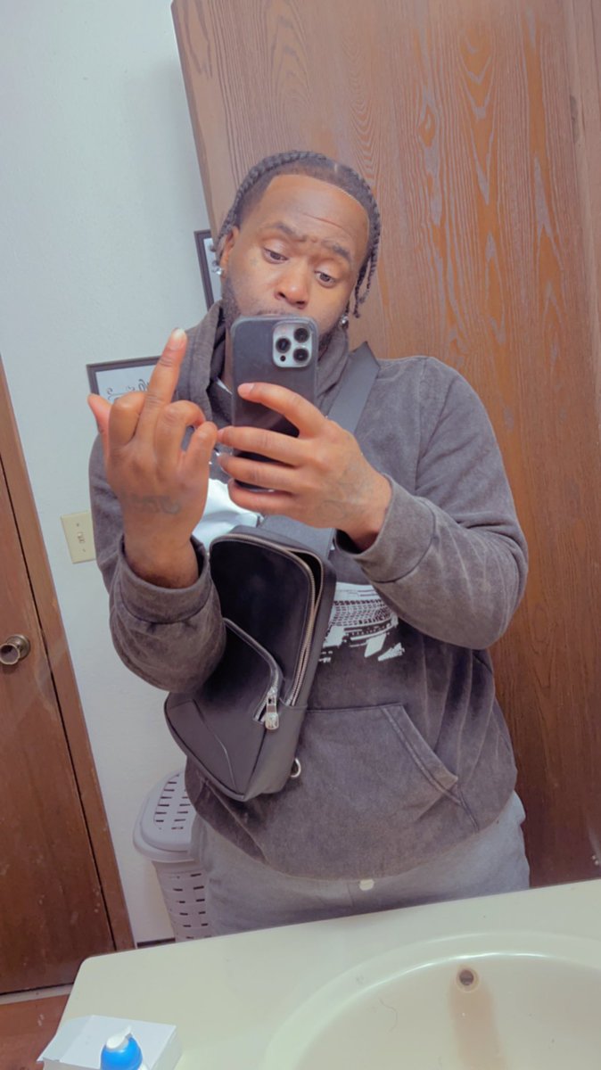 __RioGangg's tweet photo. Fuck yu &amp; everybody else https://t.co/A8foPy91QX