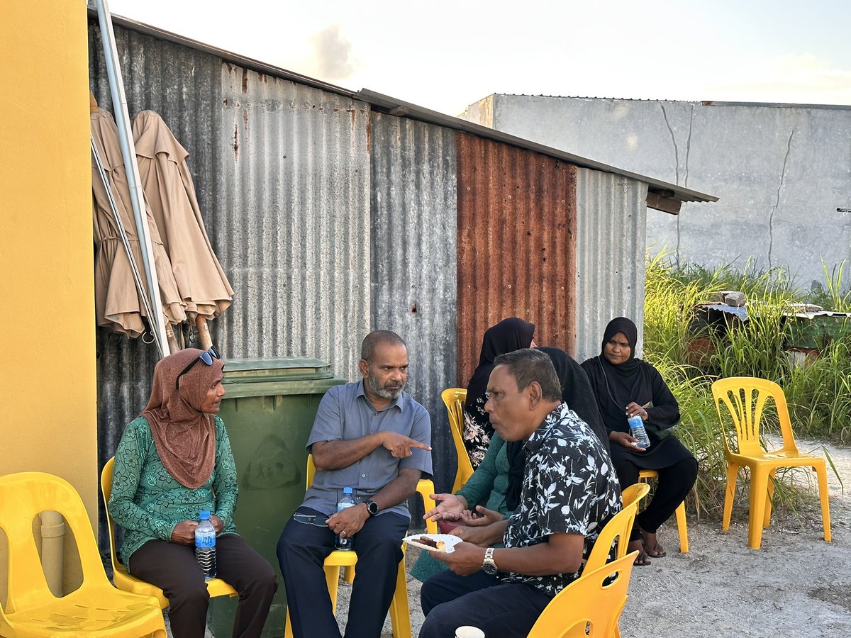 SmileShihab's tweet photo. ހަވީރު ސައި ގަޑި، @MDPSecretariat ނައިފަރު އޮފީސް ކުރިމަތިން #Ibu2023 #UfaaveriAmaanRaajje #ebburun https://t.co/Ex5O5nDucj