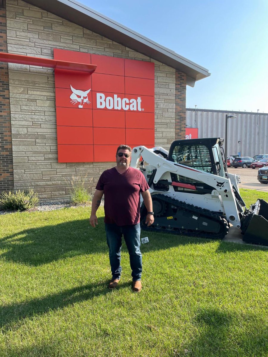 TriStateBobcat's tweet image. Our Sales Specialist Gordy just returned from an incredible training experience at the Bobcat Headquarters in West Fargo, North Dakota!  He's been sharpening his skills and bringing back even more knowledge to better serve our customers. #TriStateBobcat #TrainingTime