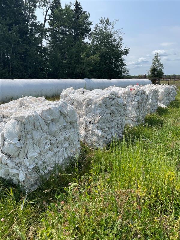 Cleanfarms's tweet photo. It was a pleasure for our team to help the Mitchell family compress seven bales of well-separated bale wrap destined for #recycling. Thanks to our project with @AAFC_Canada, we can provide innovative waste management solutions to #farmers. https://t.co/T5bG0pn9fK