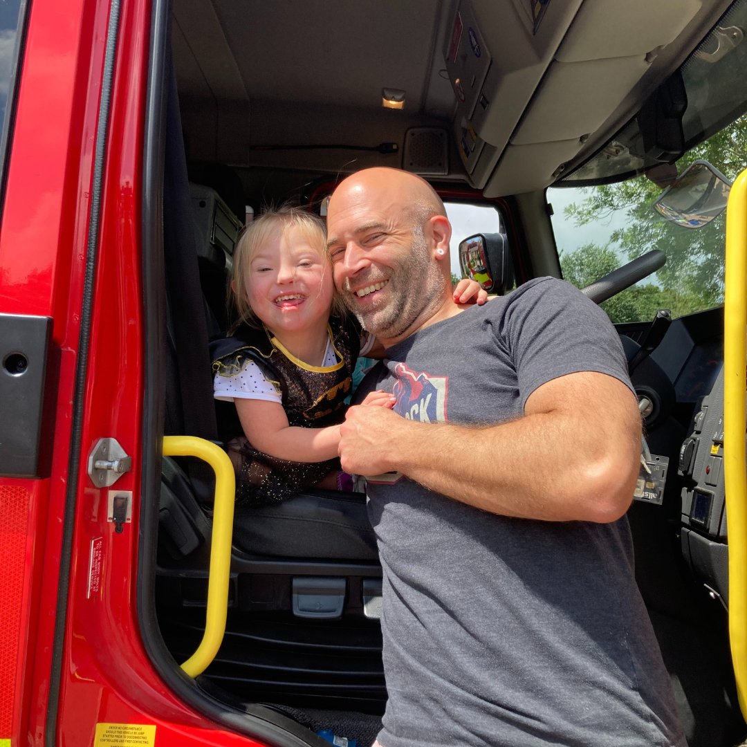 CHSW's tweet photo. Esme and her family had a lovely time at our Little Bridge House fete, the first one in four years! β¨The theme was 'superheroes', and we had some very lovely superheroes join us for the day. Β£2,648.25 was raised, what an amazing day π
#CHSW #LittleBridgeHouse https://t.co/tMuq7KYXZd