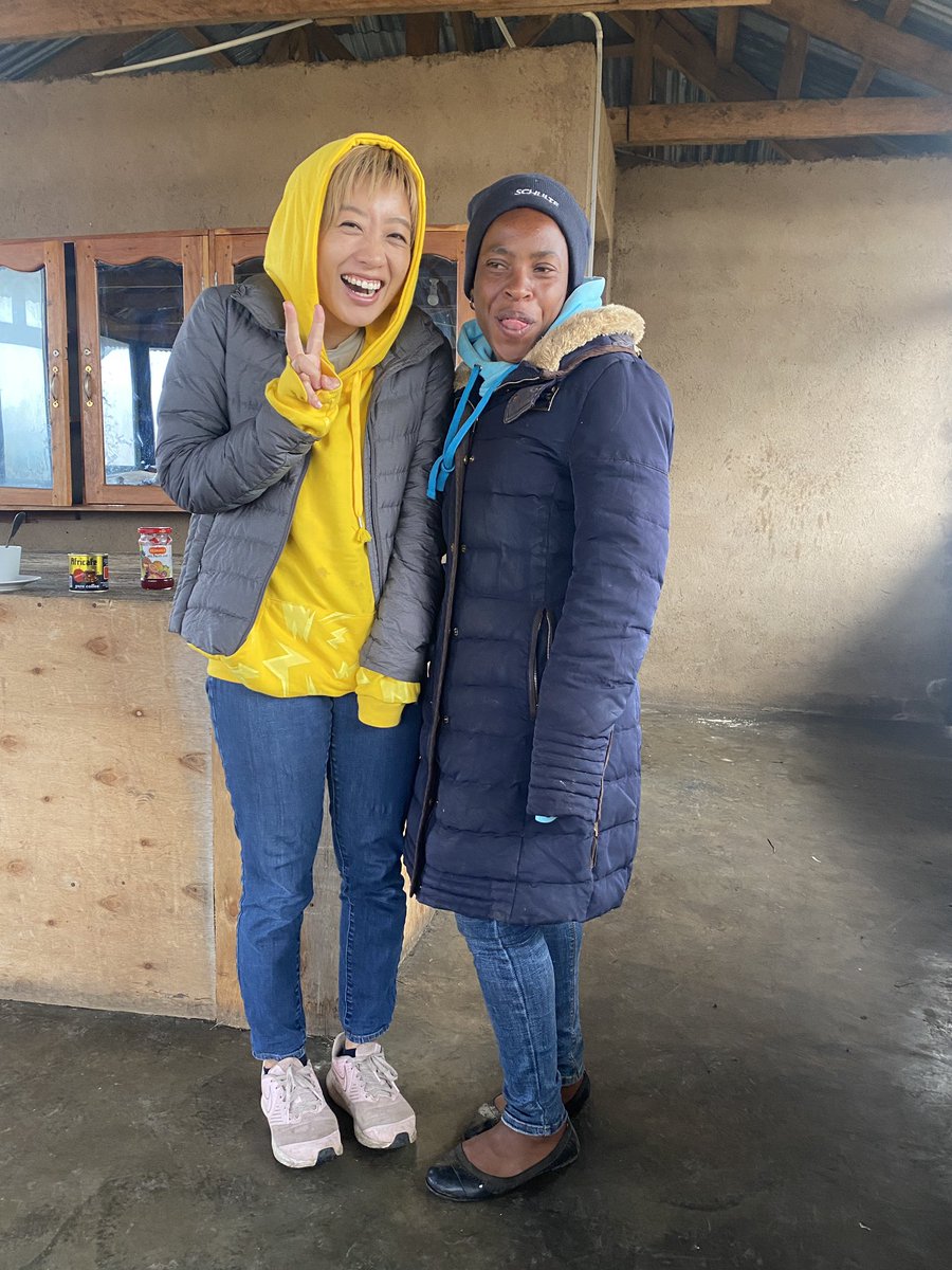 marv_yuka's tweet photo. 湖見に行ったけど濃霧すぎて何も見えませんでした！！！😂お花畑見に行ったけど真冬で一面何もありませんでした！！！😂😂

気温3度まで下がるなんて聞いてないよMbeya、、😂😂しかしほんと良いところだった〜 https://t.co/hysgASPVD0
