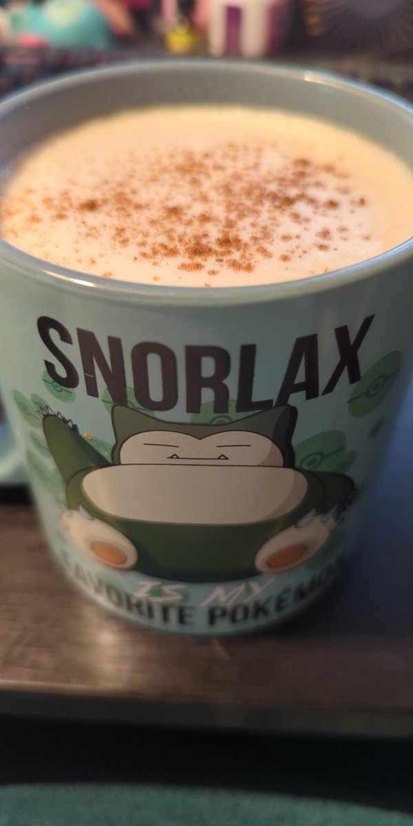 Starstuff214's tweet photo. Trying to find joy in the little moments...no one likes waking up early on Fridays, but this coffee with steamed oat milk and pumpkin pie spice makes it bearable. #coffee #morning https://t.co/Pkb8h75xql