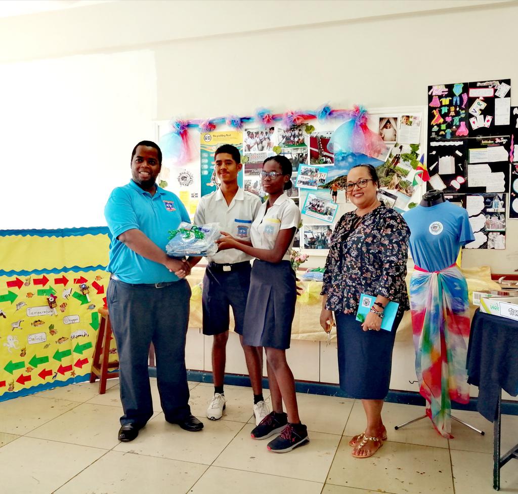 SeyBluefloat tweet media