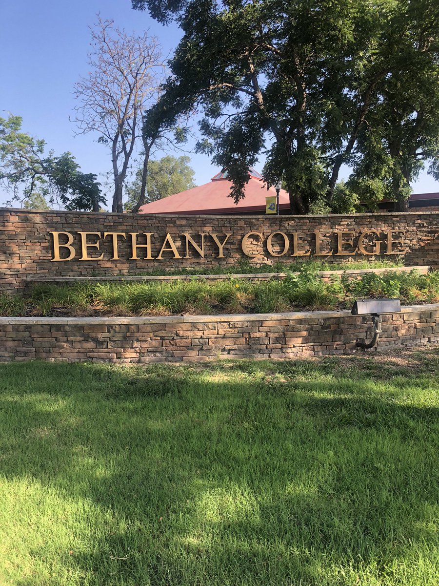 KansasBarLeg's tweet photo. Ready for a great time at the KS Women’s Attorney Assn. Bethany College never looked better #KWAA #ksleg #KSCourts https://t.co/o1b644MkL8