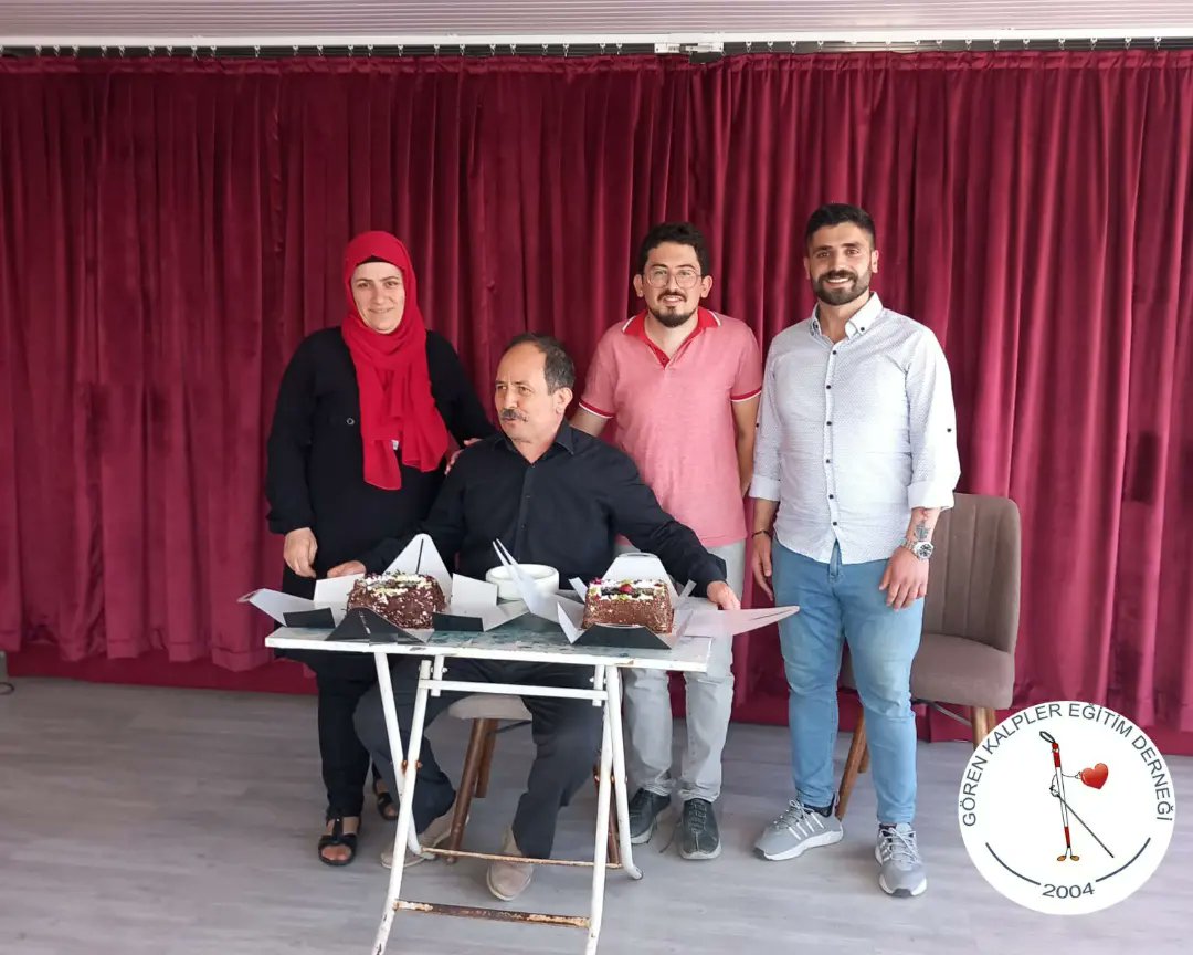 KalplerGoren's tweet photo. Görenkalpler Ailesi geleneksel doğum günü kutlamalarımızda bugün; Halise Hanım ve Sedat Öğretmenimizin doğum gününü kutluyor kendilerine sağlıklı ve mutlu ömürler diliyoruz..
#azgören #özeleğitim #görmeengelli #bagimsizhareket #sanat #dernek https://t.co/2dbq51c6Fr