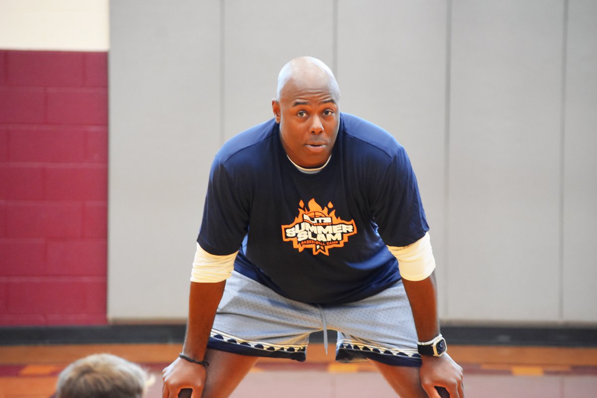 prosperelitebb's tweet photo. Summer Slam Camp takeaway 🏀: Athletes control Attitude 😄, Effort 💪 &amp; Energy 🔥 - no coaching needed. Same goes off the court. Own these in life, and watch success follow. From court to career, control is key. #ProsperElite #AttitudeEffortEnergy #Motivation https://t.co/W6HqgVXHLy
