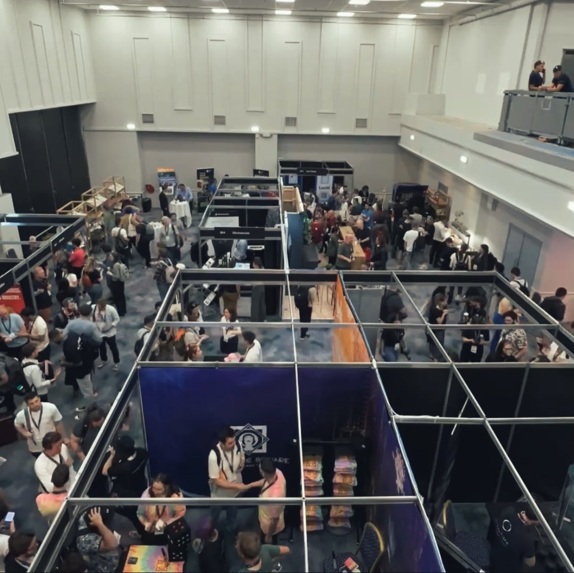 Studiotypes tweet media