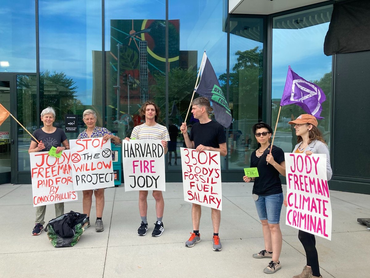 XRBoston's tweet photo. XR Boston and @ClimateDefiance will continue to pressure @Harvard about the Big Oil advocates on their payroll. Press contact in full press release: https://t.co/UWabGOijSx https://t.co/qnfB4VgAch