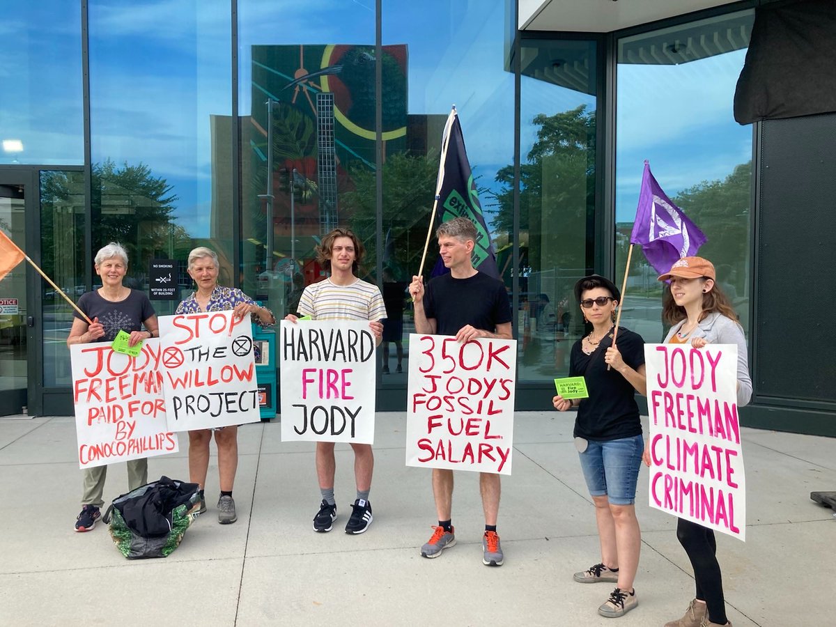 XRBoston's tweet photo. XR Boston and @ClimateDefiance will continue to pressure @Harvard about the Big Oil advocates on their payroll. Press contact in full press release: https://t.co/UWabGOijSx https://t.co/qnfB4VgAch