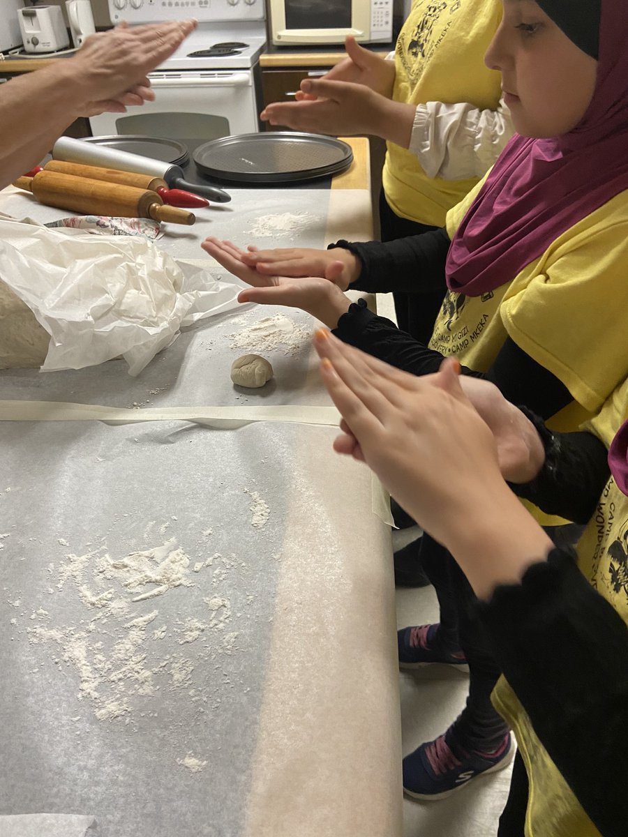 dammgirl21's tweet photo. Twitter
@gecdsbpro @begleyslp2023 #gecdsbslp2023
#camplingo
Using our mentor texts to create dishes from various cultures. Zataar and Malawah. https://t.co/Oo5qx7Zg6w
