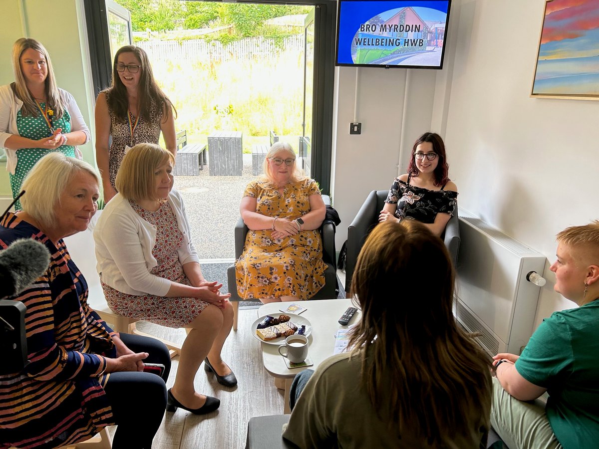 HywelDdaHB's tweet photo. Hywel Dda University Health Board has opened Wales’s first 24/7 mental health hub for young people in Carmarthen.
🌐https://t.co/1AabNsgbKn https://t.co/Hlfs8uIbnd