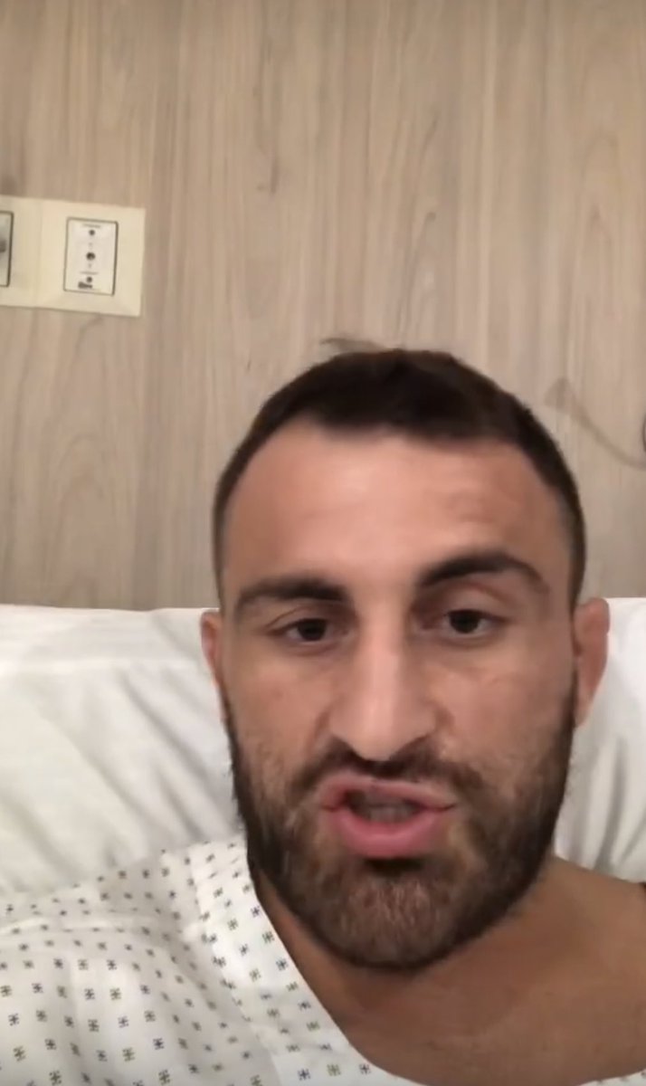 Think people forget that after beating Jose Aldo in 🇧🇷, @alexvolkanovski was hospitalised with a serious blood infection which seen him treated in both Brazil & Chile! Just adds to the #1P4P legacy. Unbelievable rise👏👏👏Got to be in the top 5 convo? #MMA #UFC290 
@arielhelwani