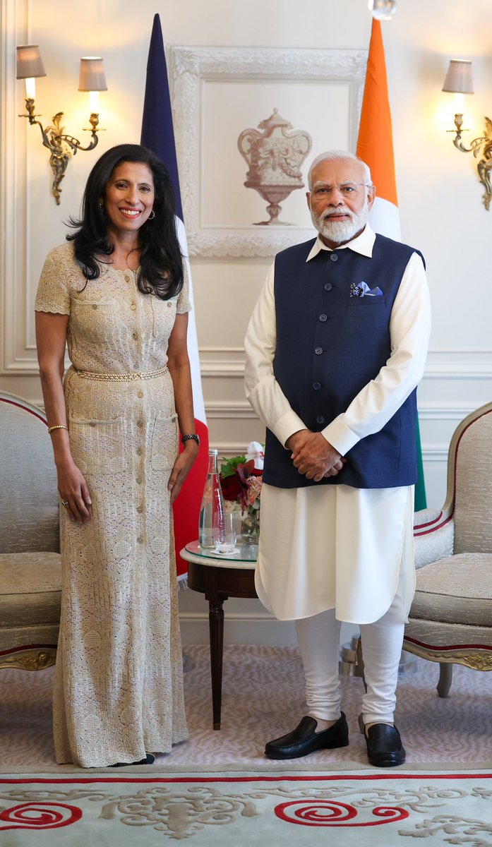 Met the Global CEO of <a href="/CHANEL/">CHANEL</a>, Mrs. Leena Nair. It’s always a delight to meet a person of Indian origin who has made a mark at the world stage. We had a great conversation about ways to further boost skill development among artisans and to make Khadi more popular.