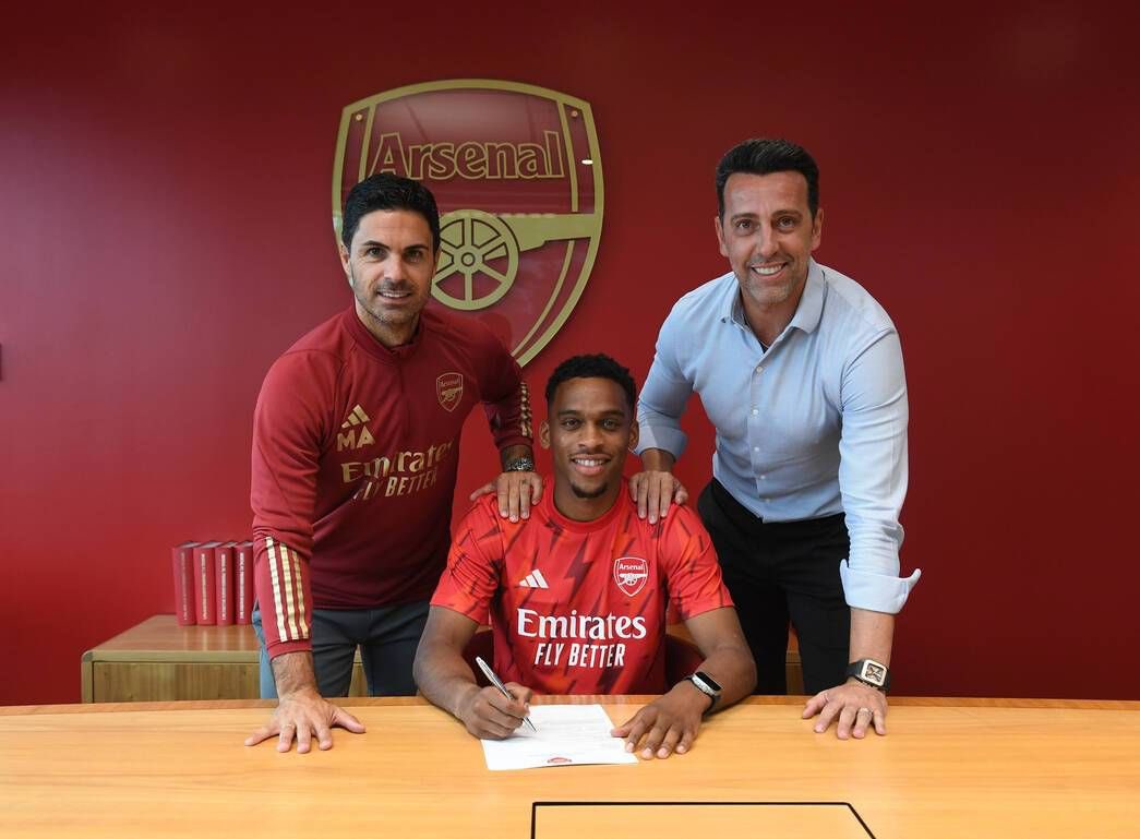 ABTNews_AFC's tweet photo. 🎙️ Edu Gasper: “We are very happy to bring Jurrien to Arsenal. He is a player that we have admired for a long time, so it’s a credit to everyone in our team that made this happen.” #AFC
#WelcomeTimber https://t.co/6AgP9wKHp1