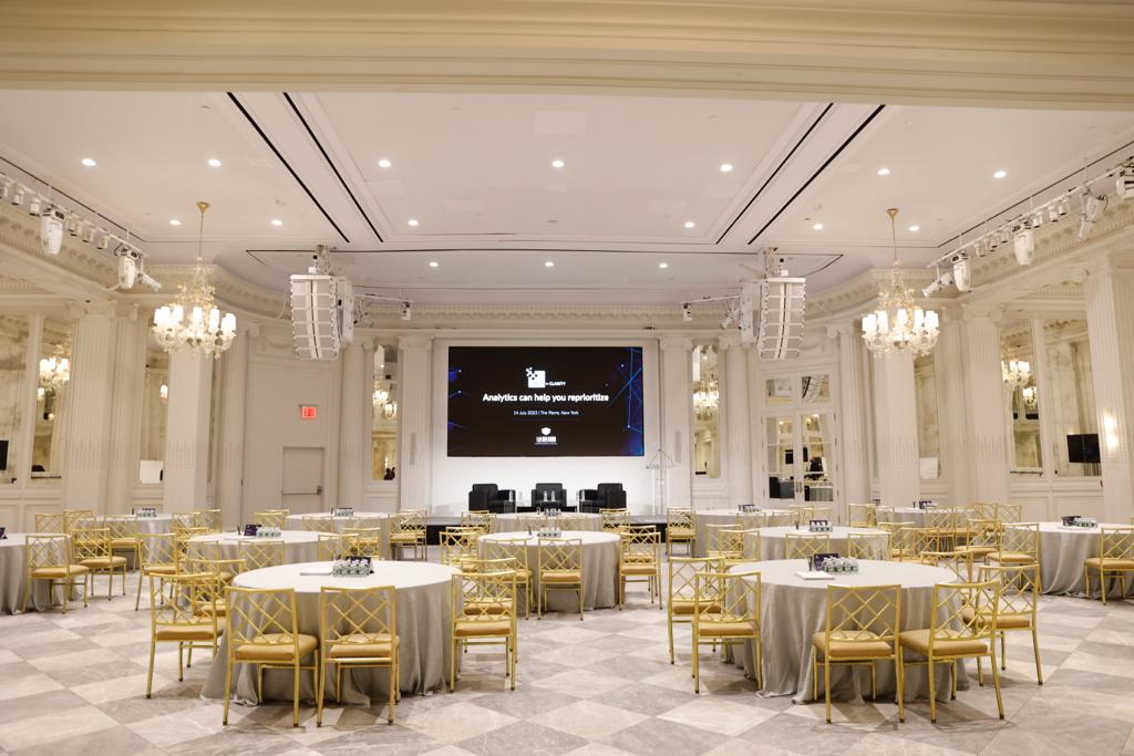 Are you ready, New York? The stage is set for the exciting #LVRoundtable, where industry experts come together and deep dive into the power of analytics, rethink resource allocation, measure success, and navigate the changing business landscape. #chaostoclarity #data #analytics