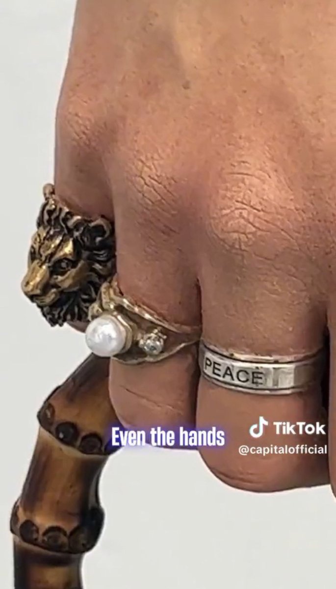 7Osloveontour's tweet image. the wax figure details of harry are insane