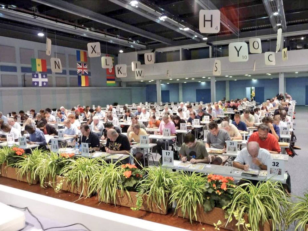 BRAVO à la Côte d'Ivoire 🇨🇮 qui vient de remporter le Championnat du Monde de Scrabble Francophone en battant l'équipe de France 🇨🇵 2 - 1
Le coup de grâce a été porté par Mamadou Sanoko (Champion du Monde Classique en titre), avec ses coéquipiers Abi Alabi et Elisée Poka.

Pour