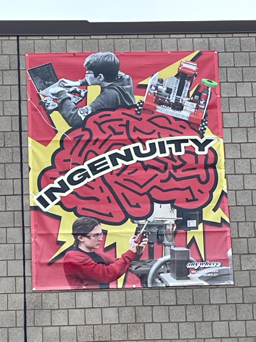 MagdalenaOReill's tweet photo. New banners are up at @stpaulcentral created through @TransformingCHS and they are amazing.  @SPPS_News @stpaulchsdrama @CMN_Tweets @CentralTimesSP @MinuteBots https://t.co/rLKWsL2h8U