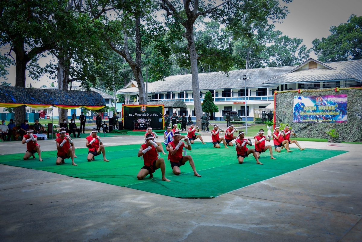 162Infantry's tweet photo. หน่วยฝึกทหารใหม่ ร.16 พัน.2ได้จัดกิจกรรม “Open House เปิดบ้านทหารใหม่ ตามนโยบายของผู้บังคับบัญชา โดยมี นายชัชวาล ราชขันธ์ ผู้อำนวยการสถานพินิจฯ จังหวัดยโสธร ได้เข้าร่วมกิจกรรมในครั้งนี้ด้วย https://t.co/sff5oG1guc