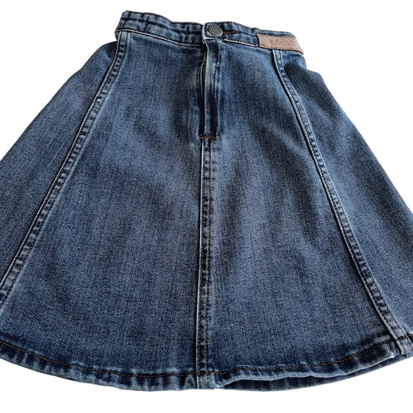 The Gift Yenta tweet media