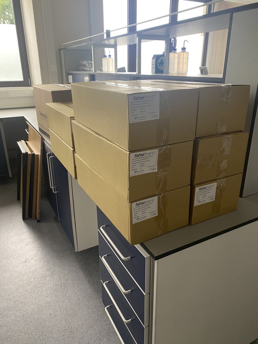 So I did that new PI thing where the unit number in the ordering system wasn’t clear… 

sooo.. 

my lab is now the proud owner of 100 glass beakers of various sizes (that being 100 of each size).